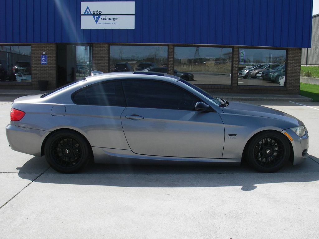 2011 BMW 3 Series Image 4