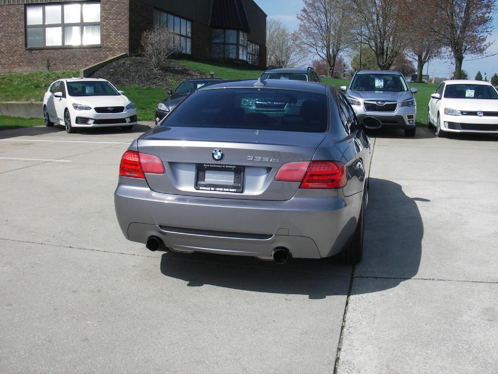 2011 BMW 3 Series Image 6