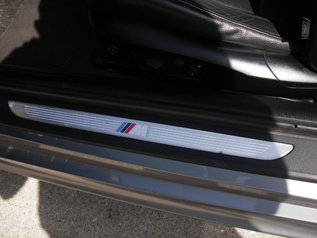 2011 BMW 3 Series Image 16
