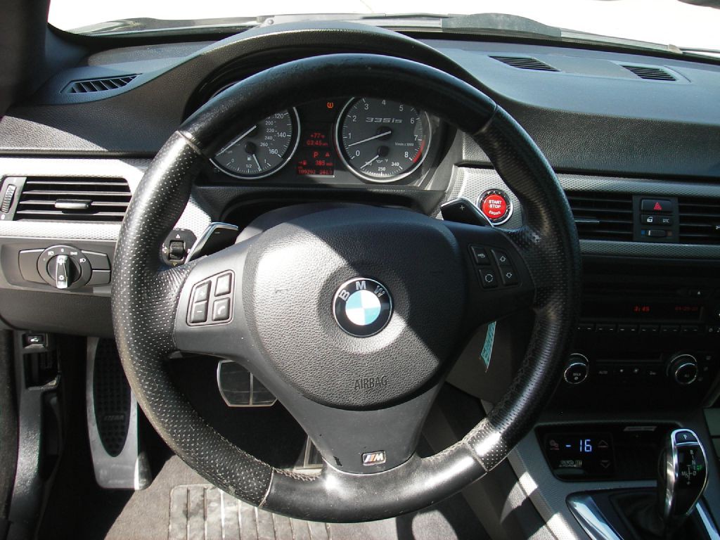 2011 BMW 3 Series Image 19