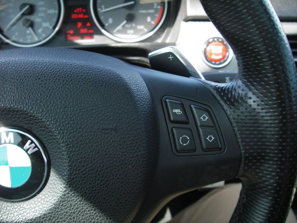 2011 BMW 3 Series Image 23