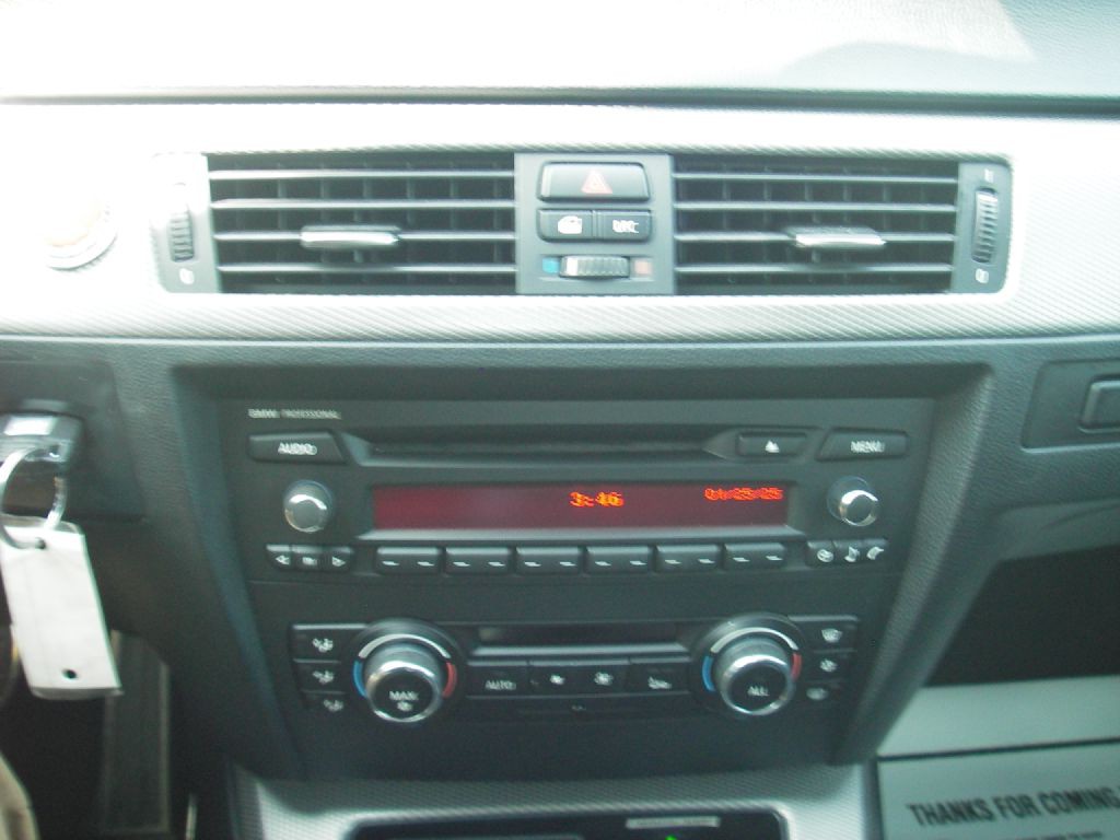 2011 BMW 3 Series Image 24