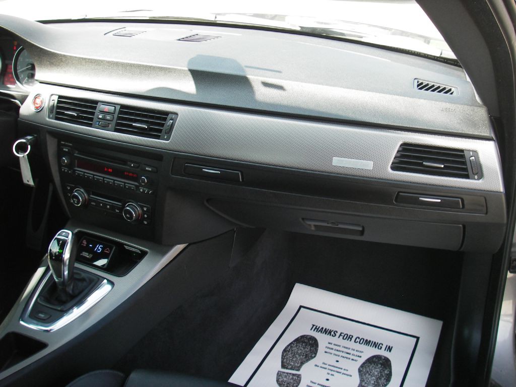 2011 BMW 3 Series Image 34