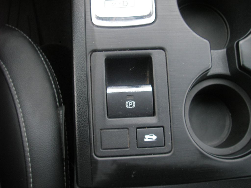 2015 Subaru Legacy Image 24
