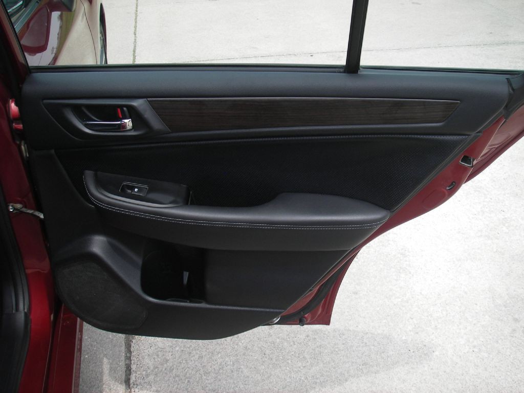 2015 Subaru Legacy Image 28