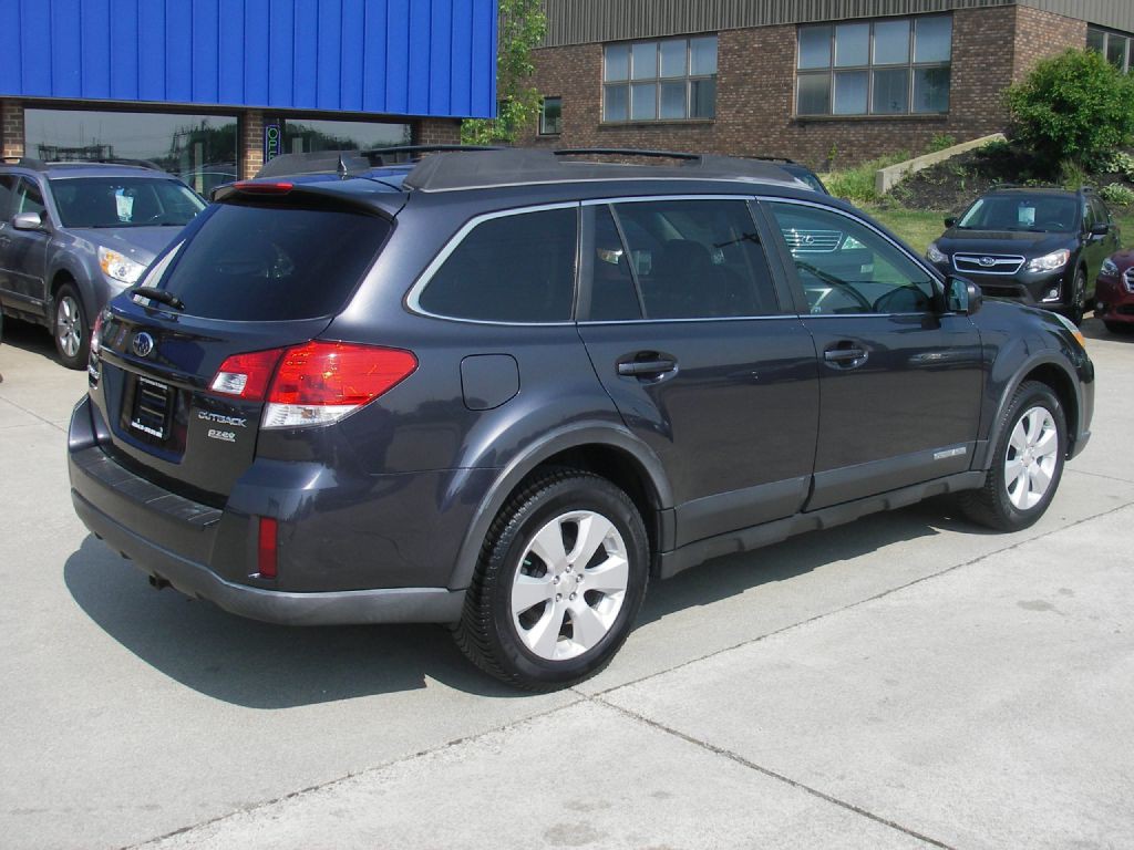 2011 Subaru Outback Image 5