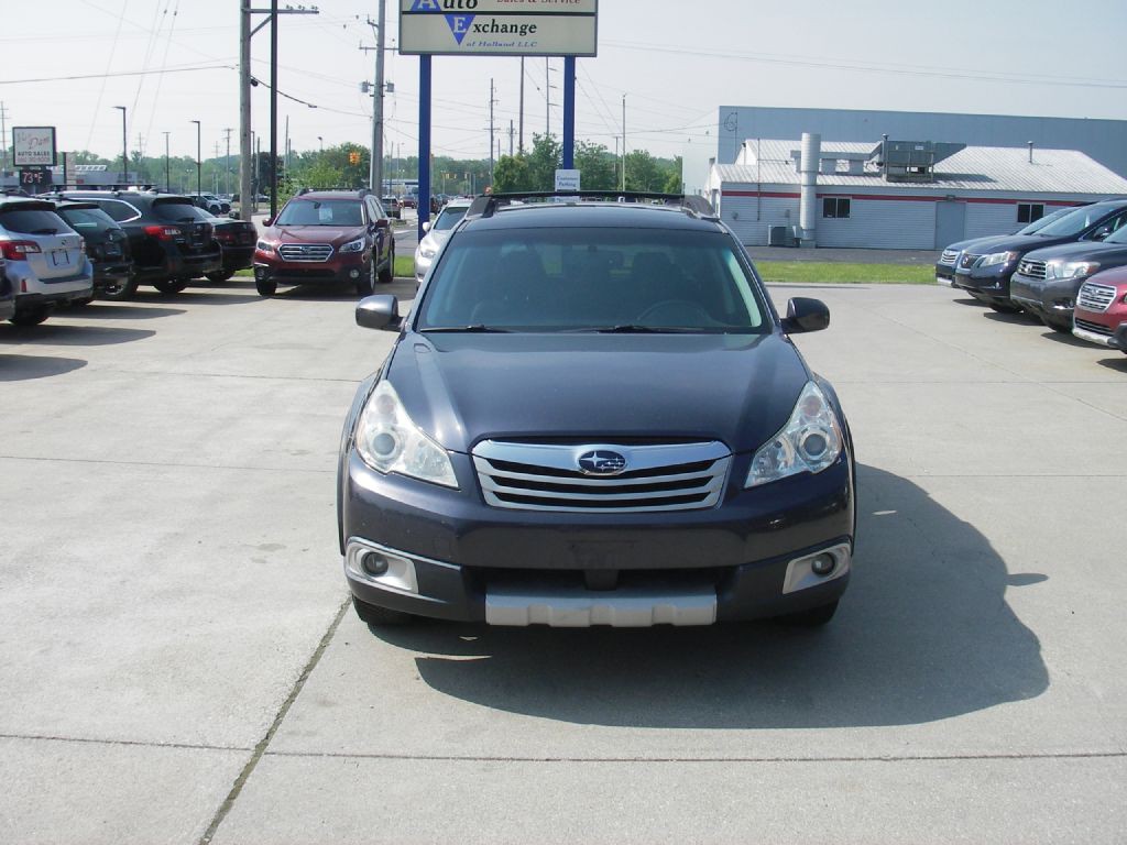 2011 Subaru Outback Image 12