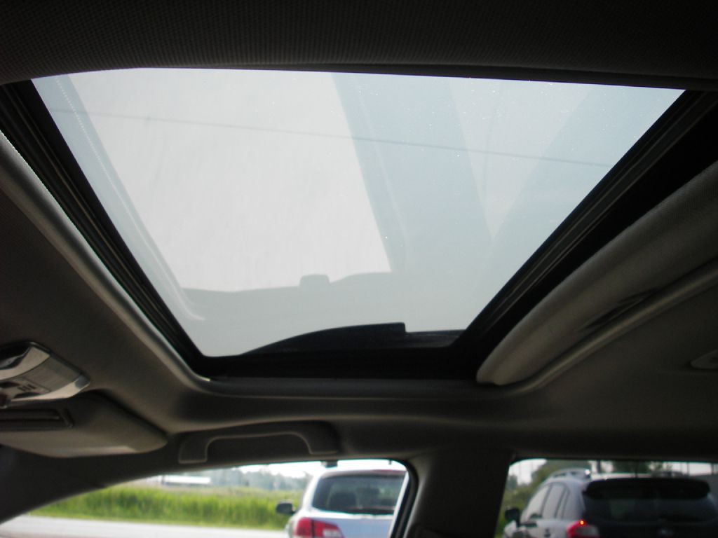 2011 Subaru Outback Image 15
