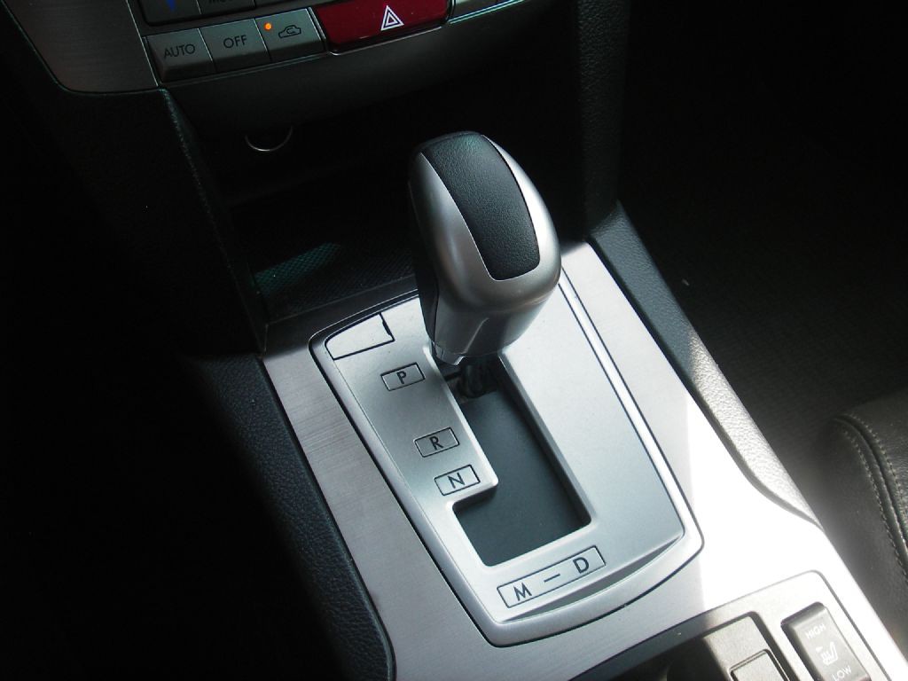 2011 Subaru Outback Image 23