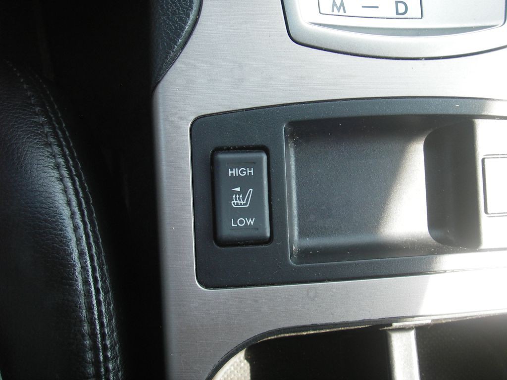 2011 Subaru Outback Image 24