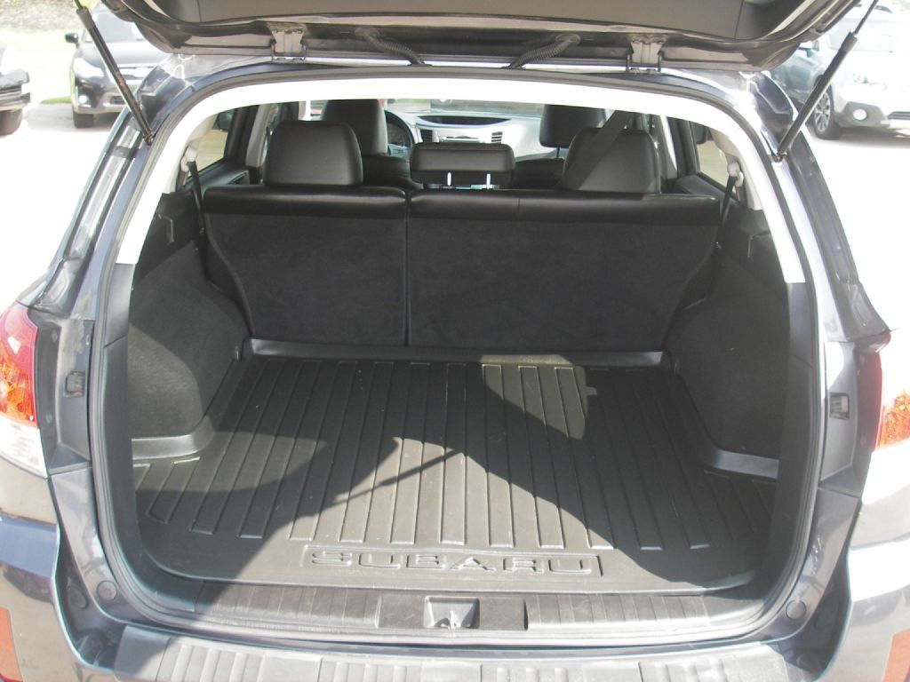 2011 Subaru Outback Image 28