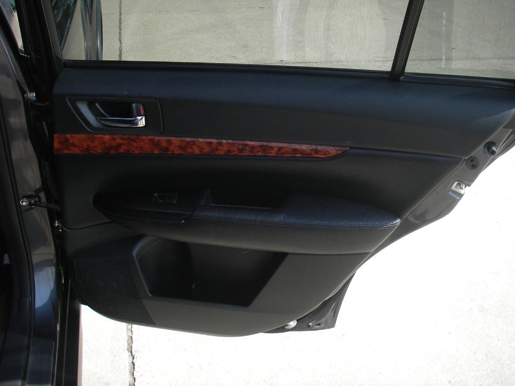 2011 Subaru Outback Image 29