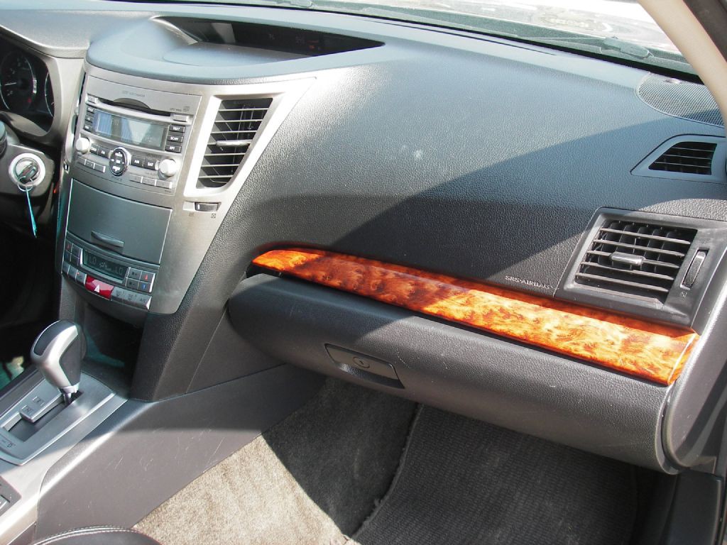 2011 Subaru Outback Image 32