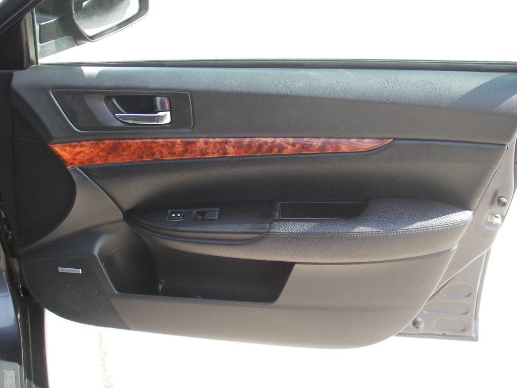 2011 Subaru Outback Image 33