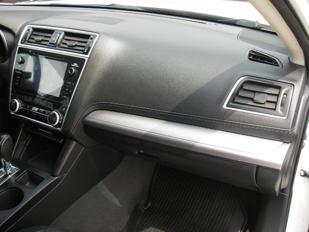 2018 Subaru Outback Image 32