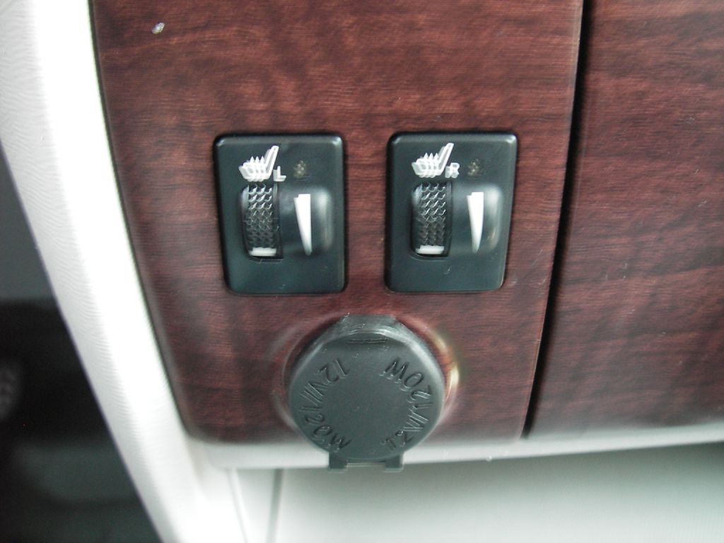2013 Toyota Sienna Image 24