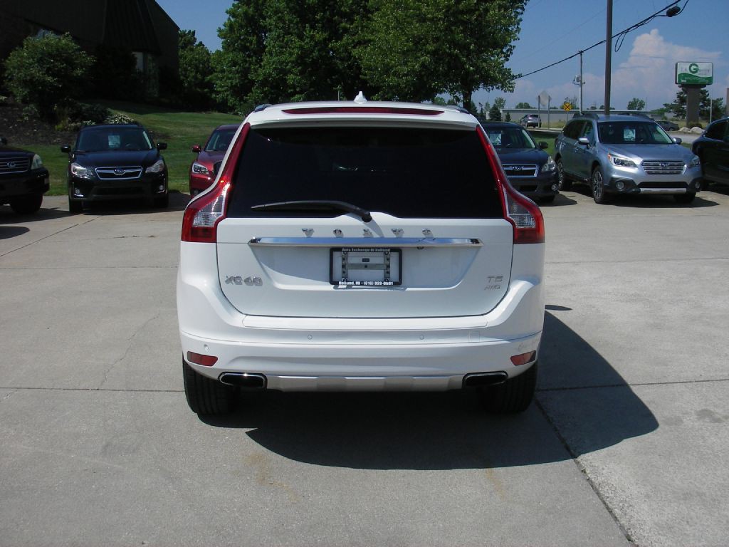 2015 Volvo XC60 Image 7