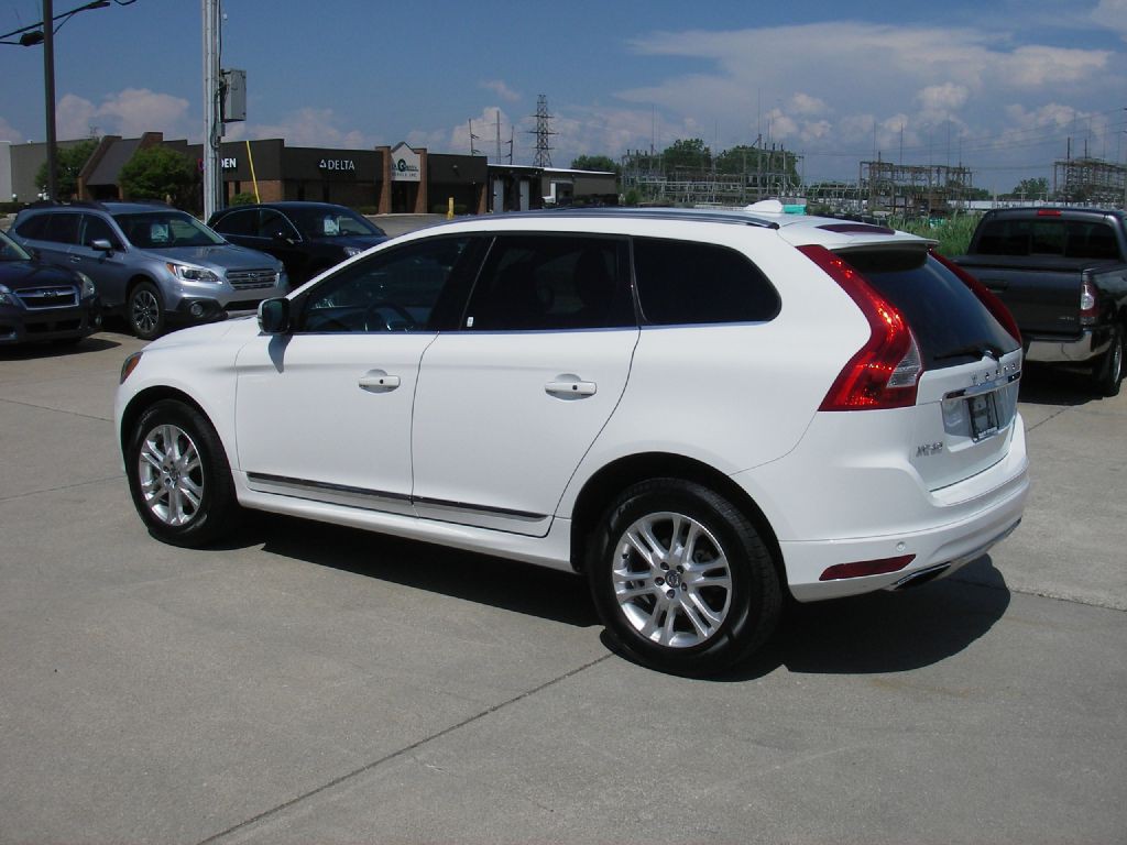 2015 Volvo XC60 Image 9
