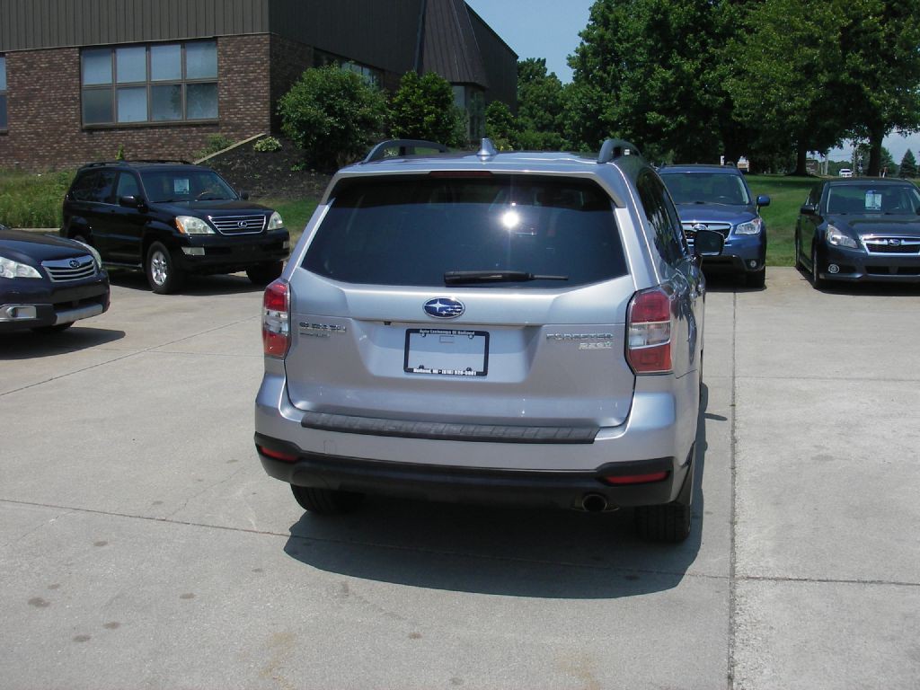 2016 Subaru Forester Image 6
