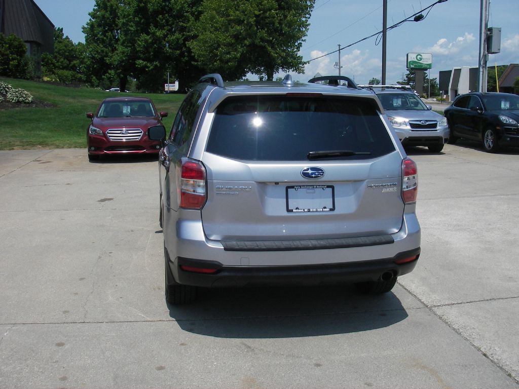 2016 Subaru Forester Image 8