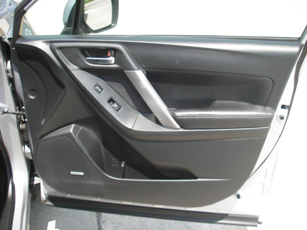 2016 Subaru Forester Image 34