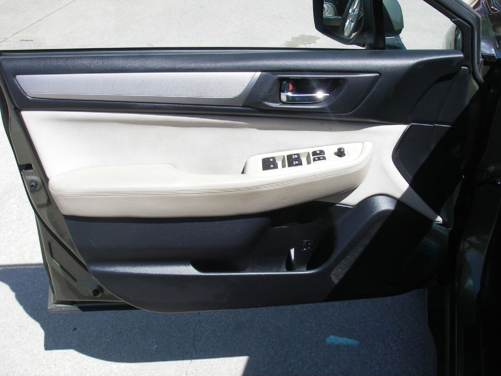2015 Subaru Outback Image 14