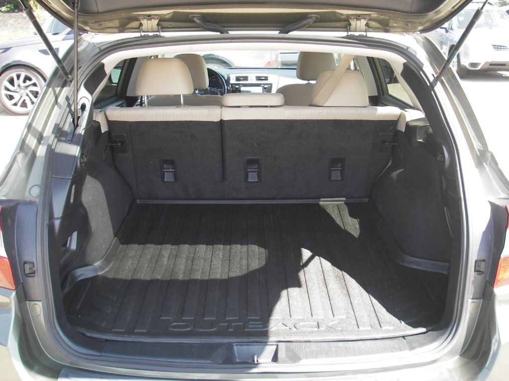 2015 Subaru Outback Image 28