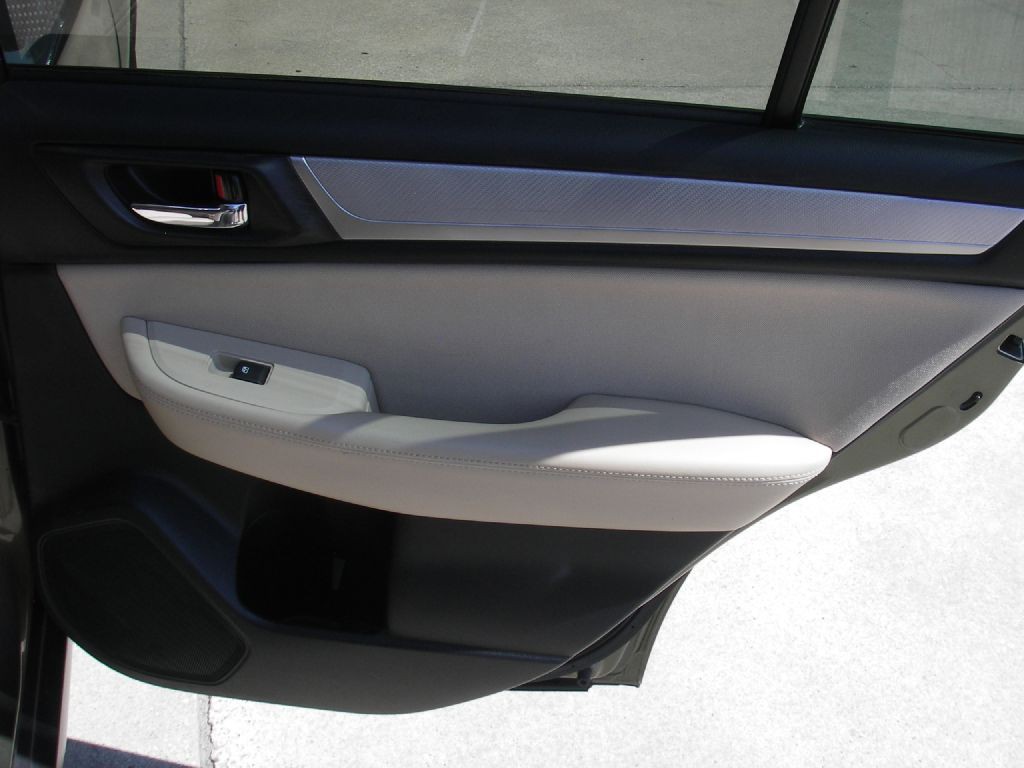 2015 Subaru Outback Image 31