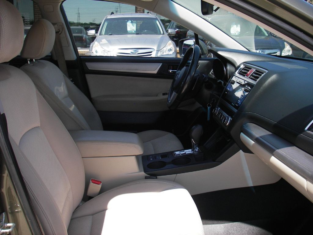 2015 Subaru Outback Image 32