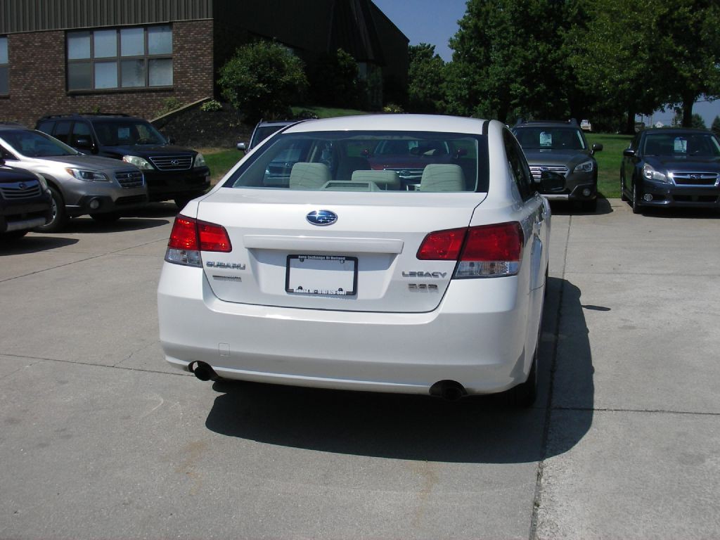 2012 Subaru Legacy Image 6