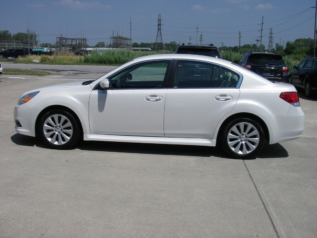 2012 Subaru Legacy Image 10