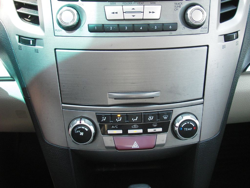 2012 Subaru Legacy Image 21