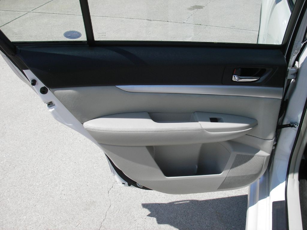 2012 Subaru Legacy Image 25