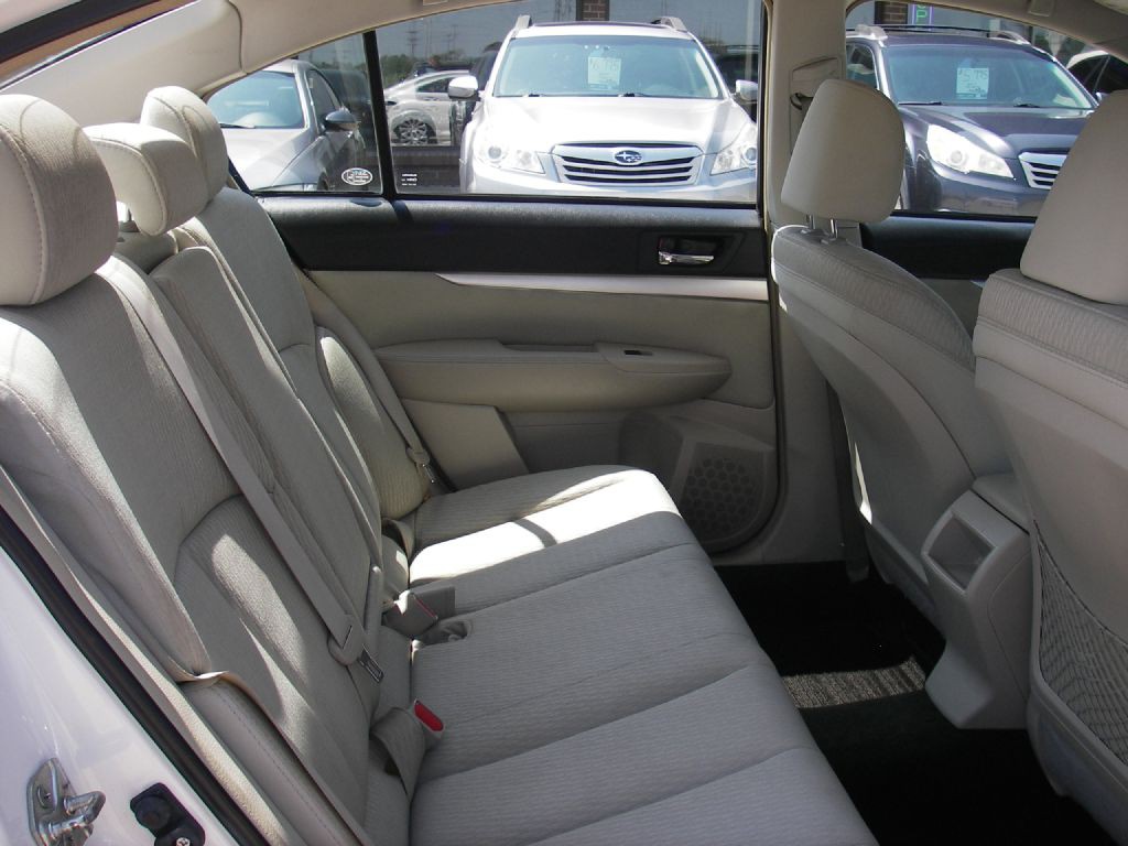 2012 Subaru Legacy Image 28