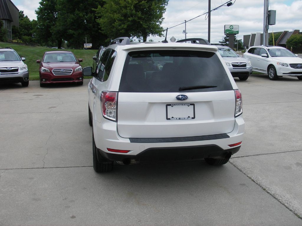 2011 Subaru Forester Image 8