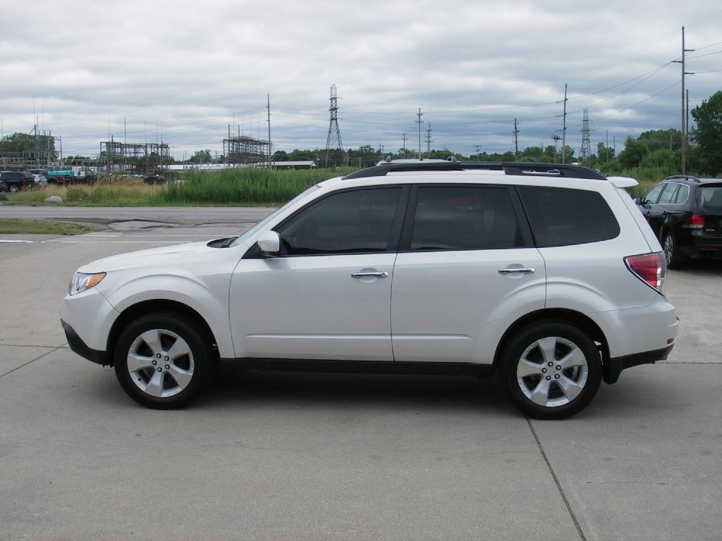 2011 Subaru Forester Image 10
