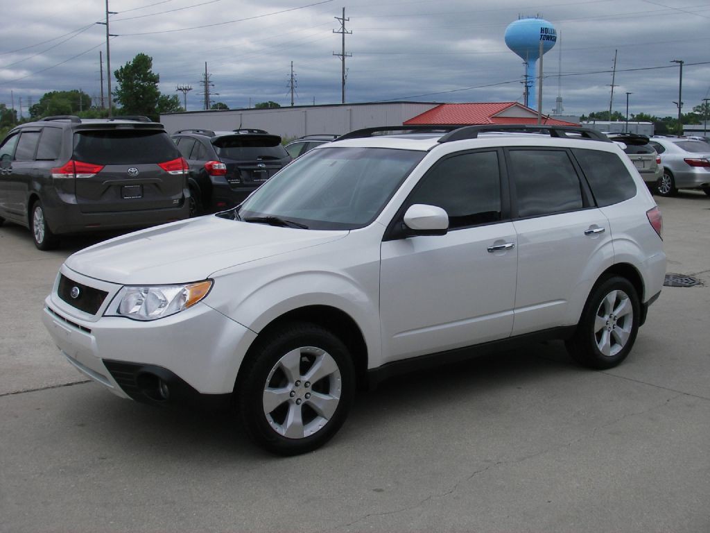 2011 Subaru Forester Image 11