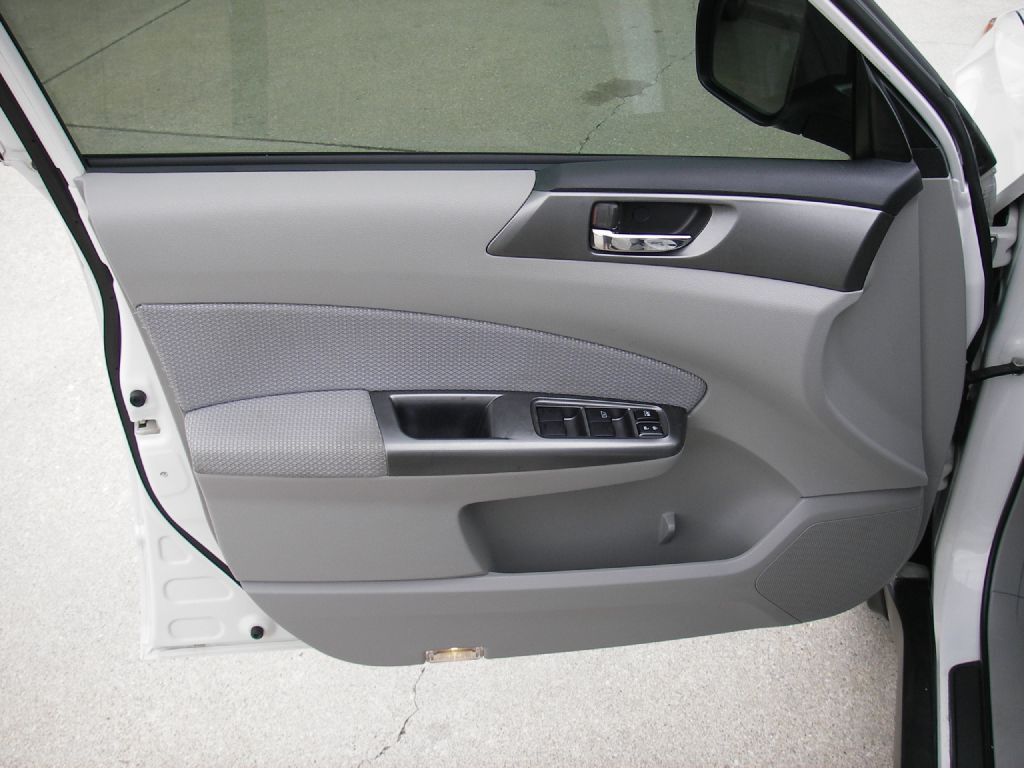 2011 Subaru Forester Image 14