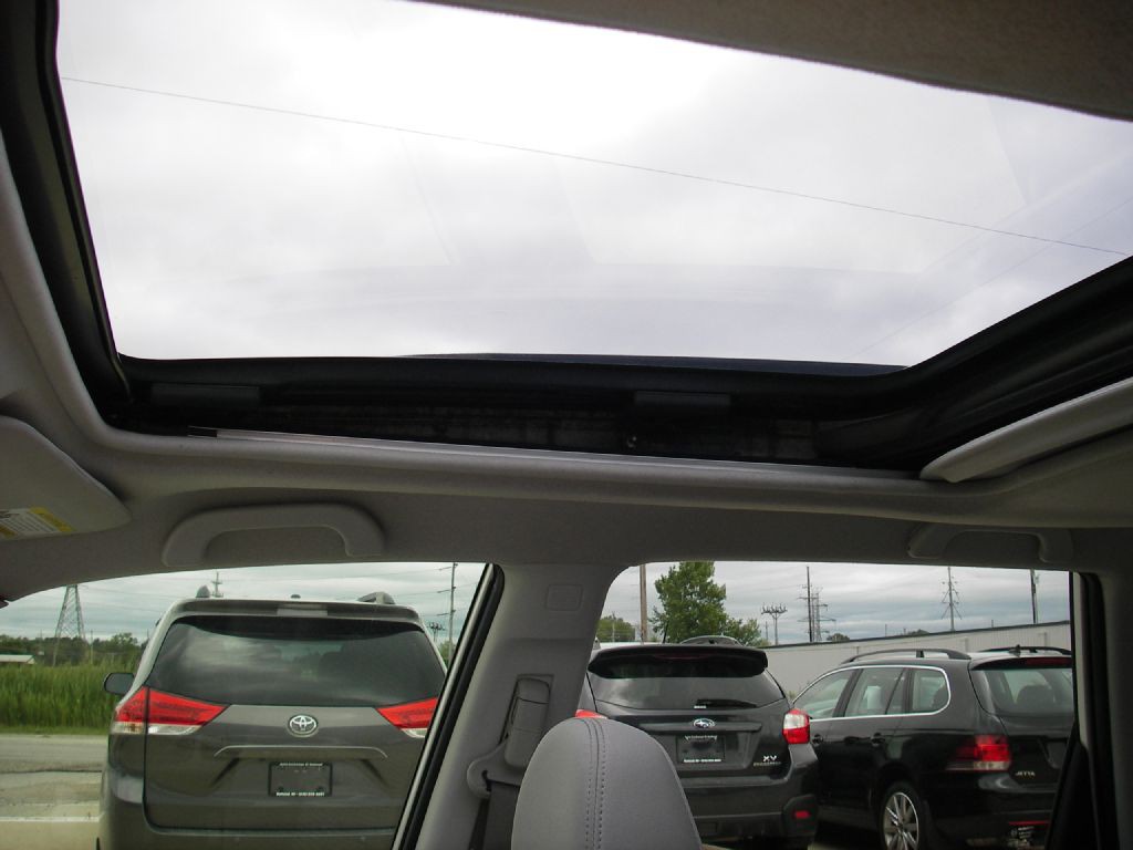 2011 Subaru Forester Image 15