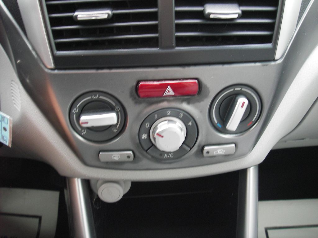 2011 Subaru Forester Image 22