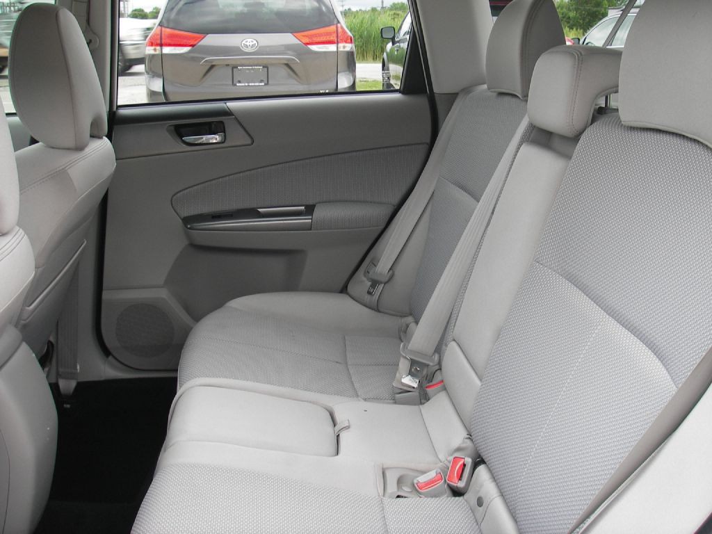 2011 Subaru Forester Image 27