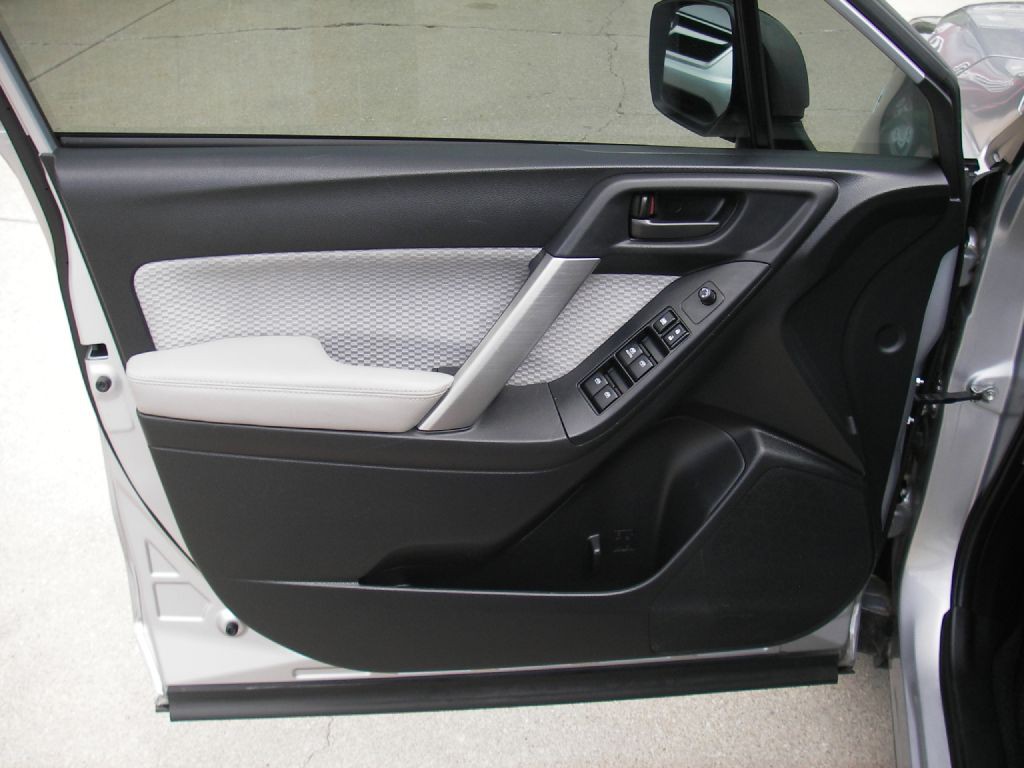 2018 Subaru Forester Image 14