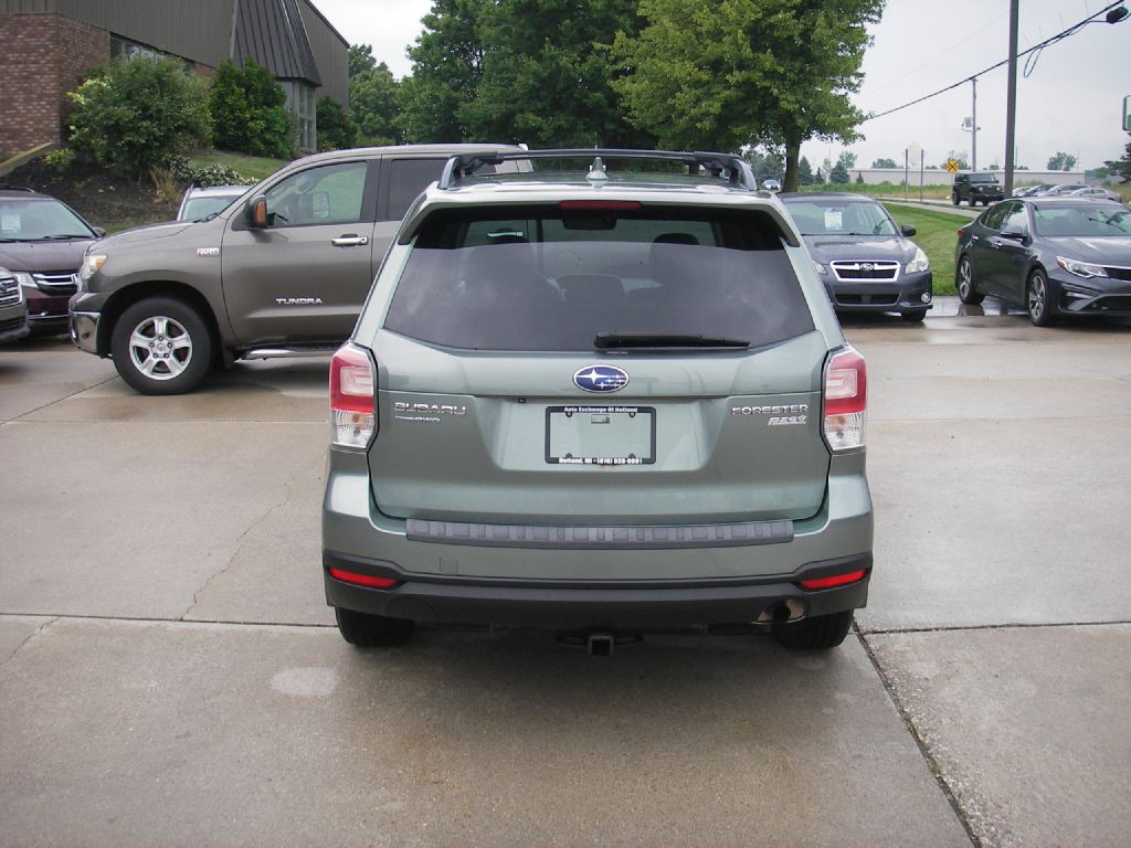 2017 Subaru Forester Image 7