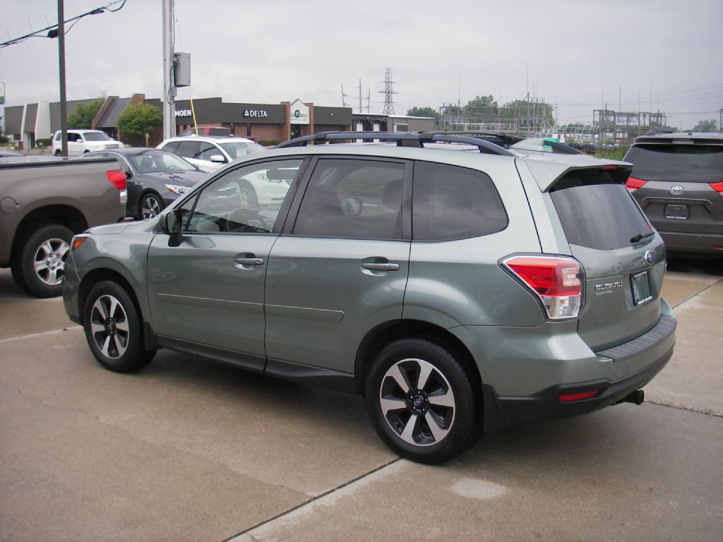 2017 Subaru Forester Image 9