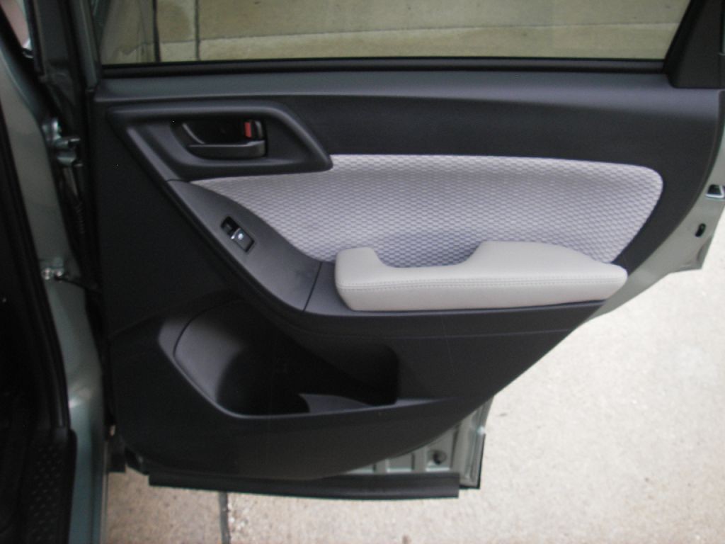 2017 Subaru Forester Image 29