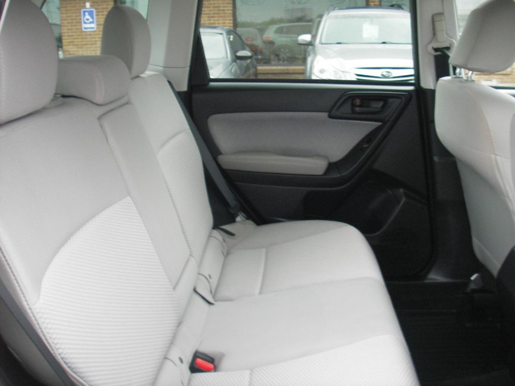 2017 Subaru Forester Image 30