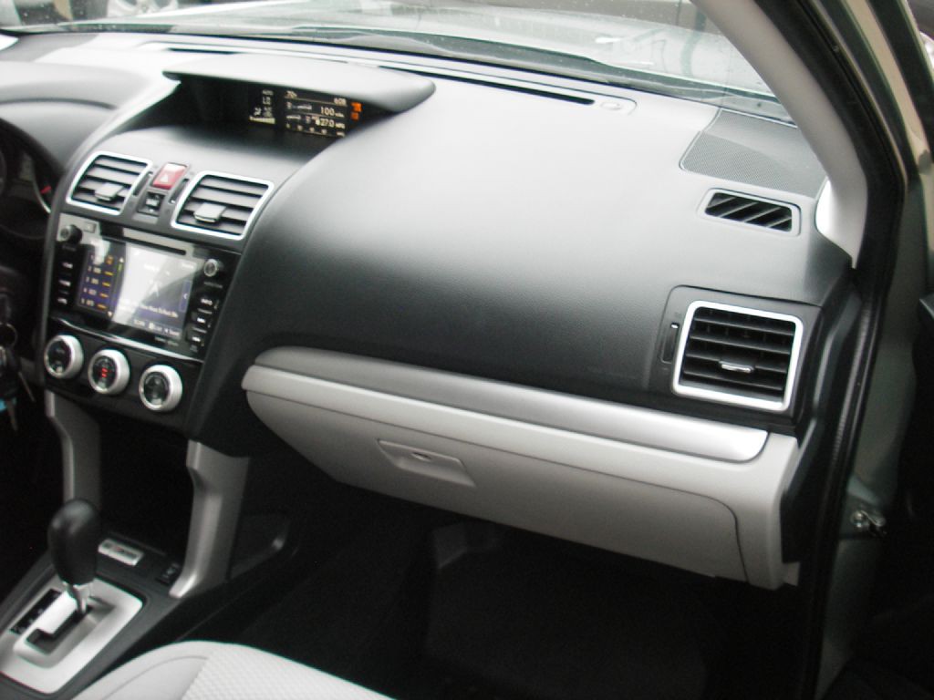 2017 Subaru Forester Image 32