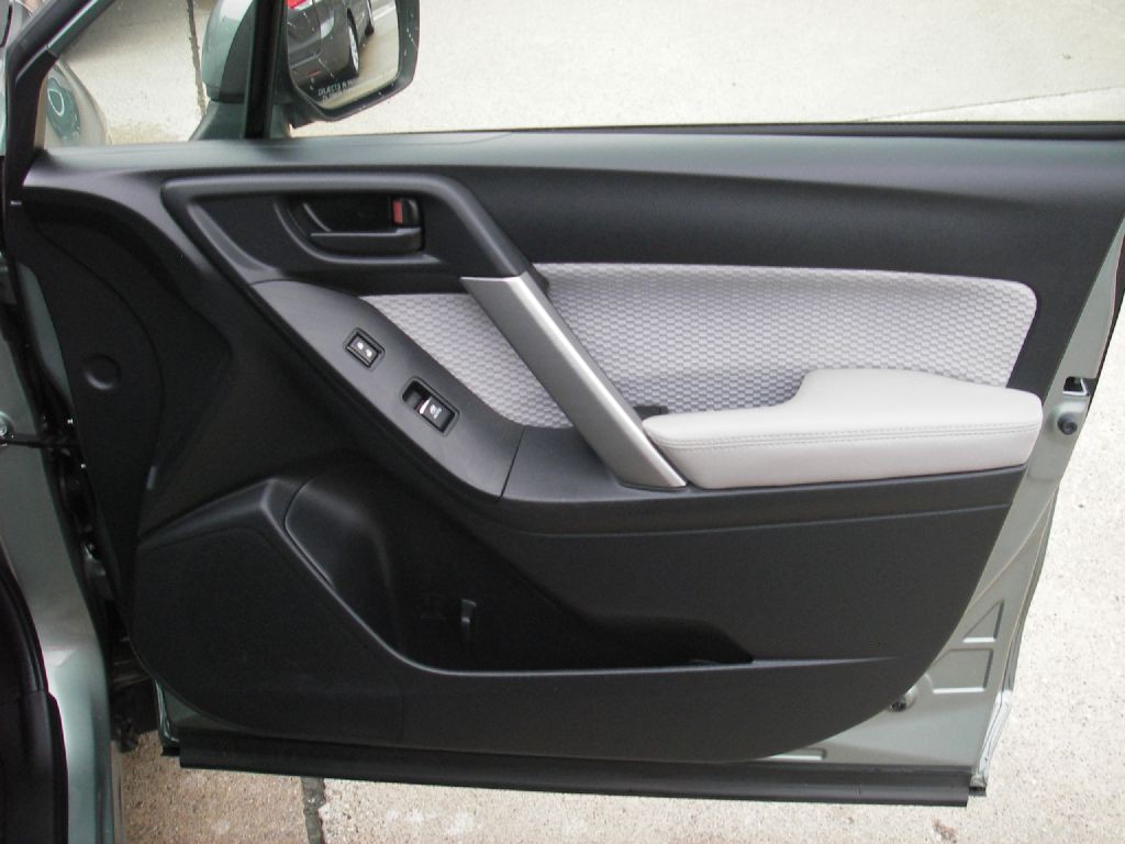 2017 Subaru Forester Image 33