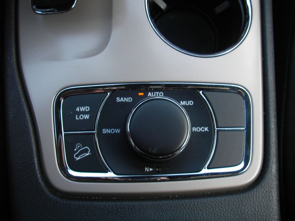 2015 Jeep Grand Cherokee Image 25