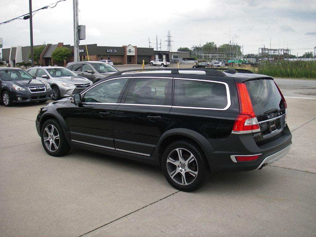 2015 Volvo XC70 Image 9